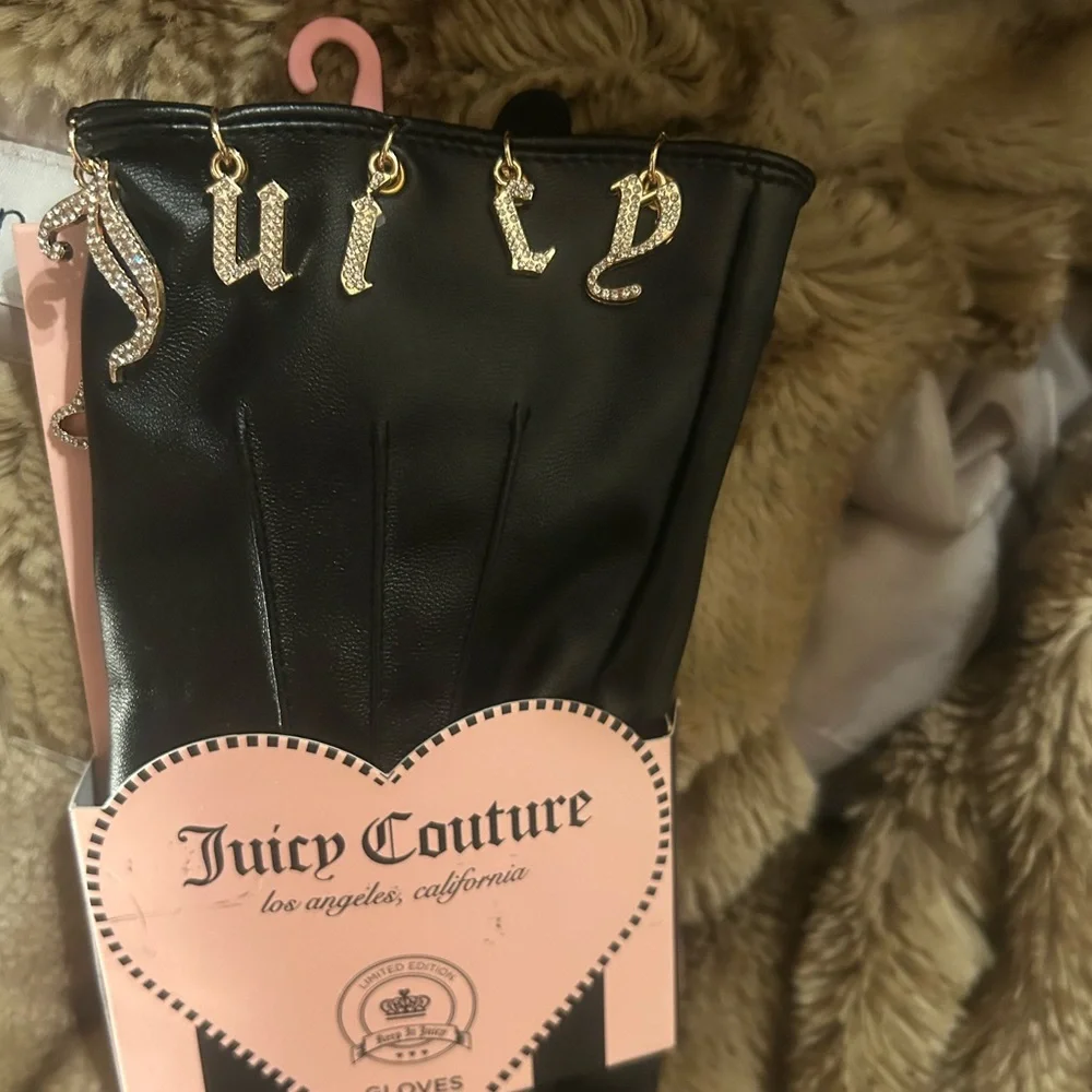 new! Juicy Couture Black Gloves Sz L/ XL